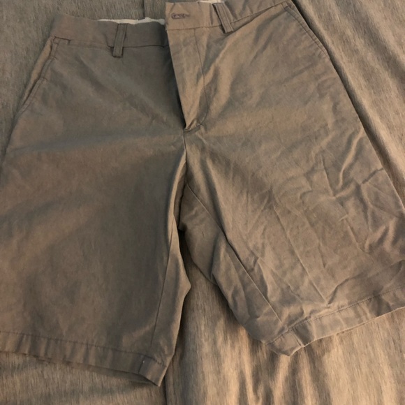 Old Navy Dress Shorts, size 30 - Picture 1 of 2